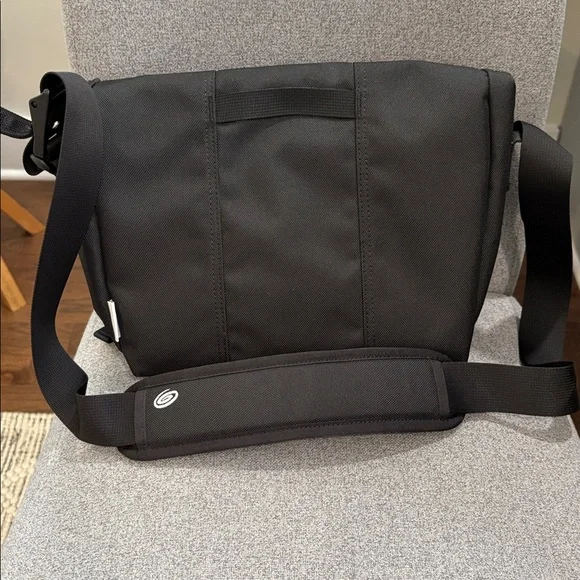 Timbuk2 Classic Black Crossbody Bag X-Small - Picture 3 of 4